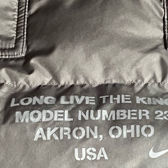 Firm Price! Nike Unisex Puffer coat size Large NWT - Picture 15 of 16